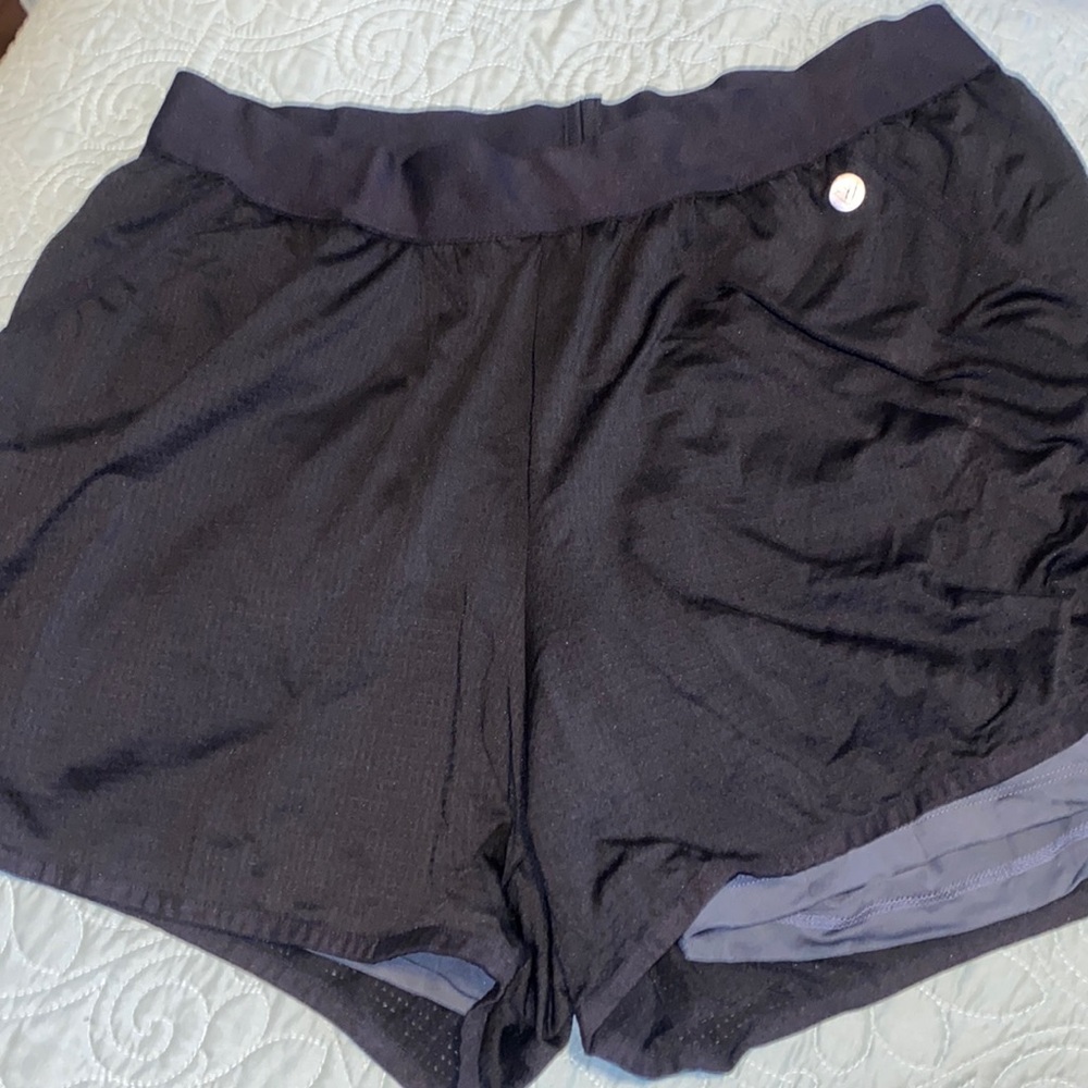 LIVI gym shorts